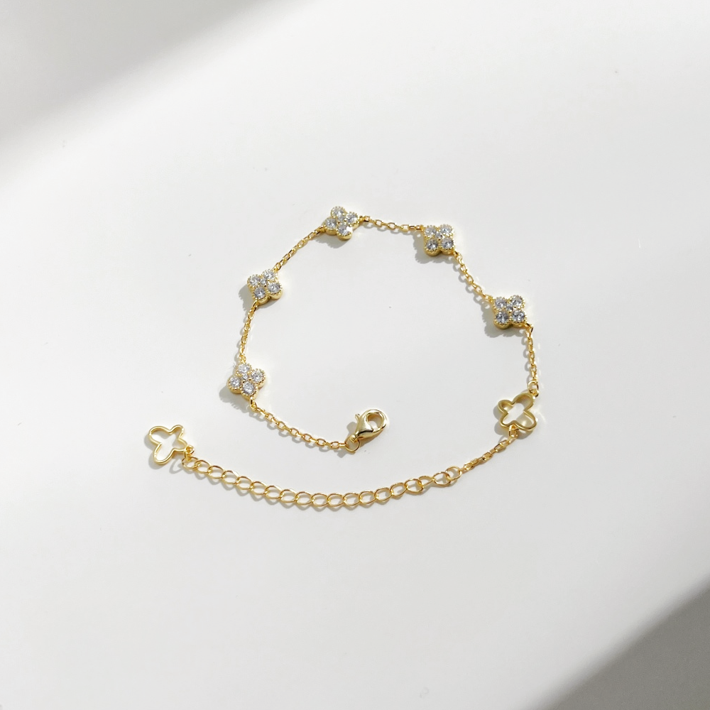 ZAINA™ Lucky Four-Leaf Bracelet 🌸