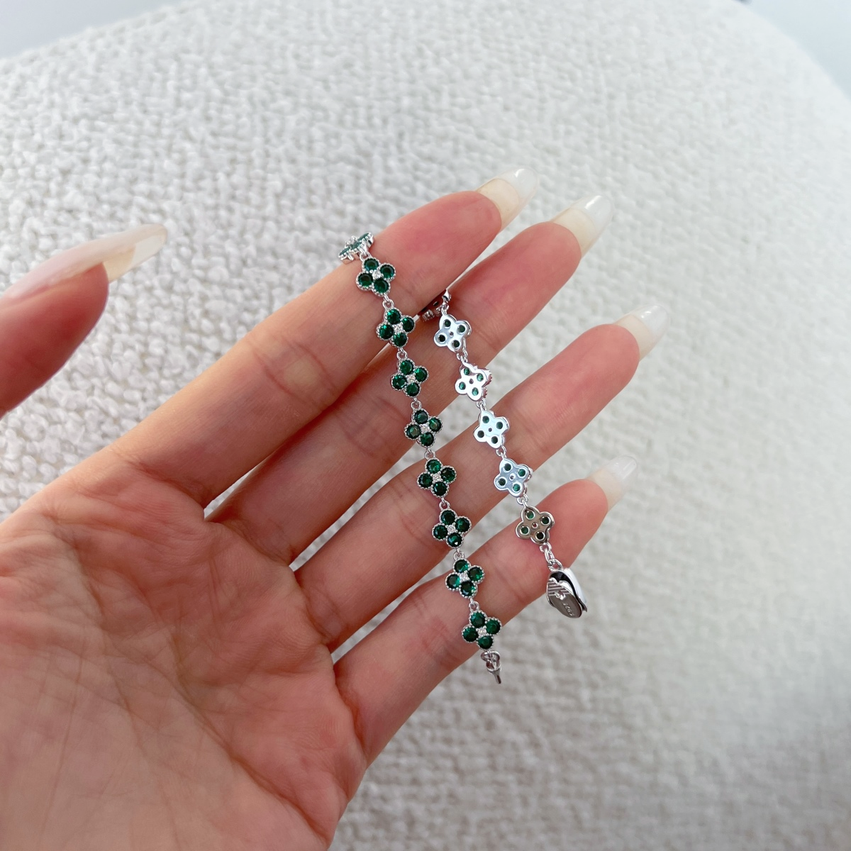ZAINA™ Luxury Clover Bracelet 🦢