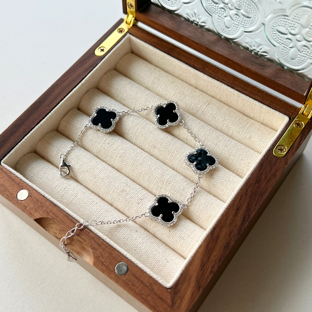 ZAINA™ Charmed Clover Bracelet ♣️