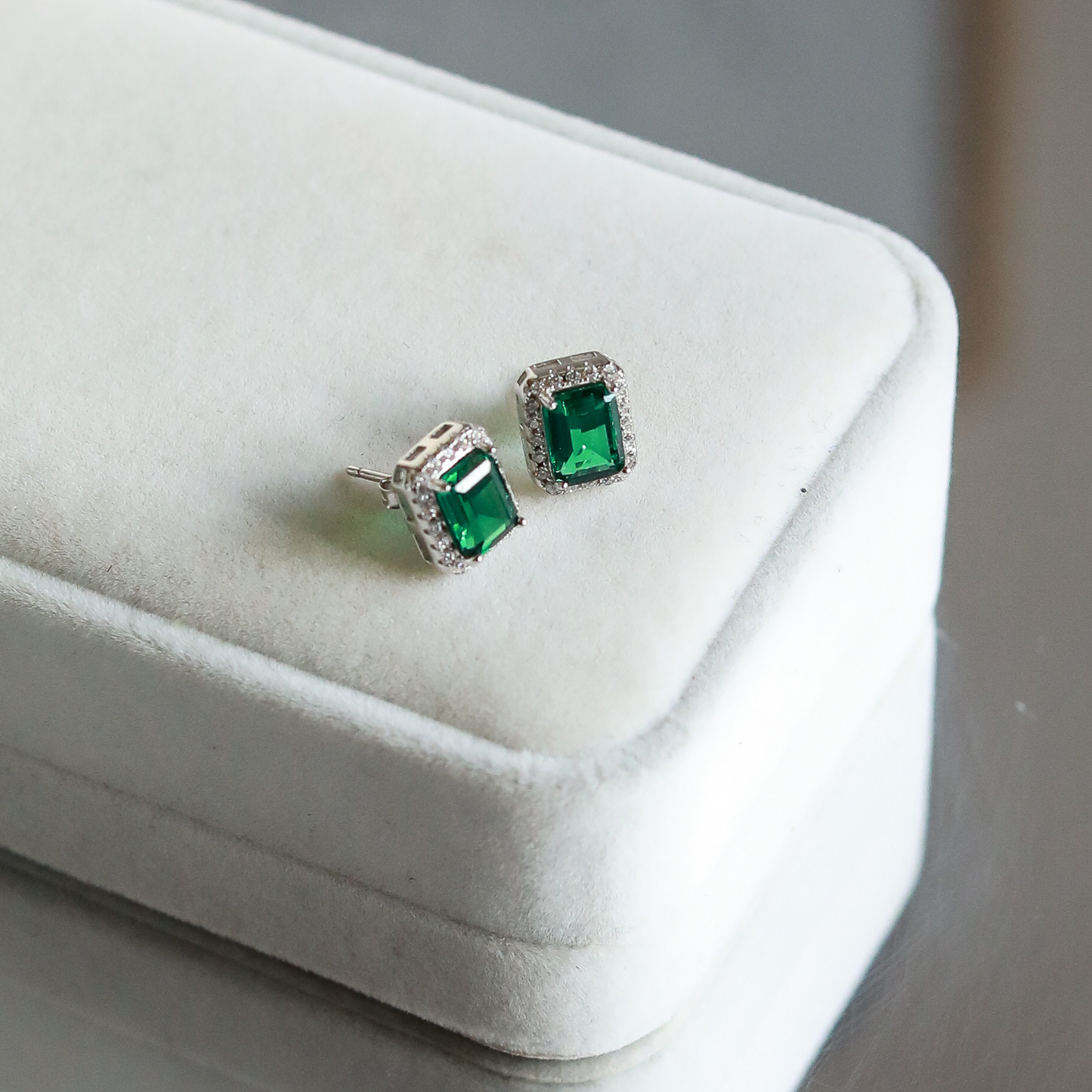 ZAINA™ Emerald Majesty Earrings 💚