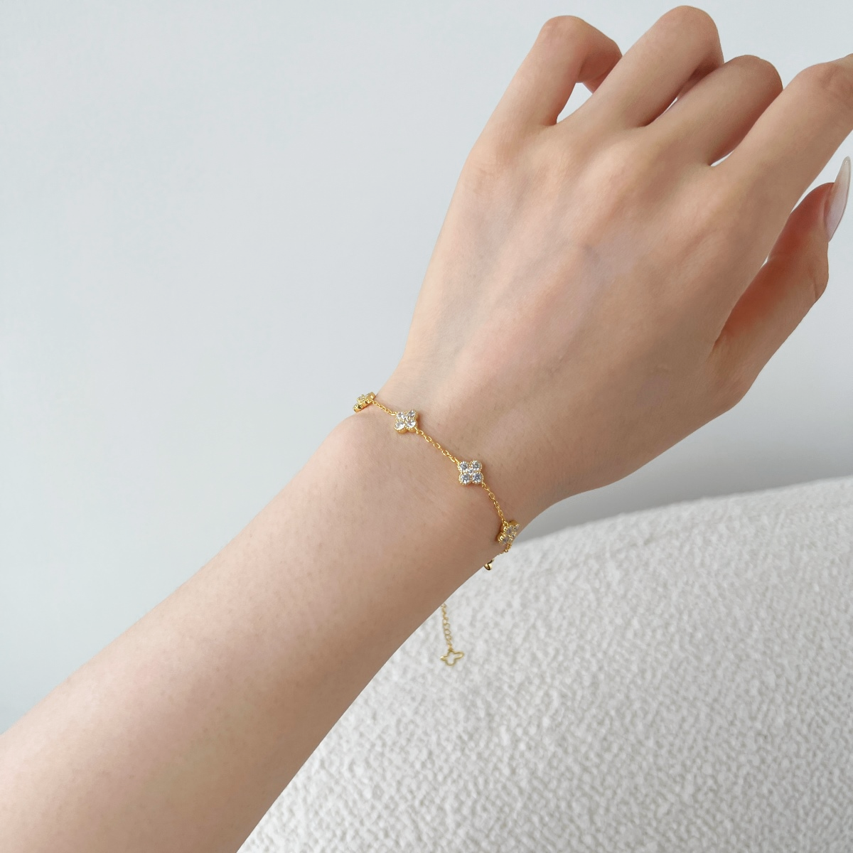 ZAINA™ Lucky Four-Leaf Bracelet 🌸