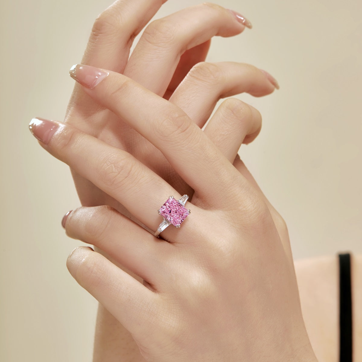 ZAINA™ Frozen Light Ring 🔷