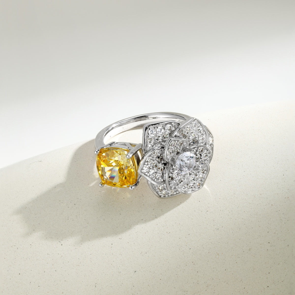 ZAINA™ Camellia Sunburst Ring 💐