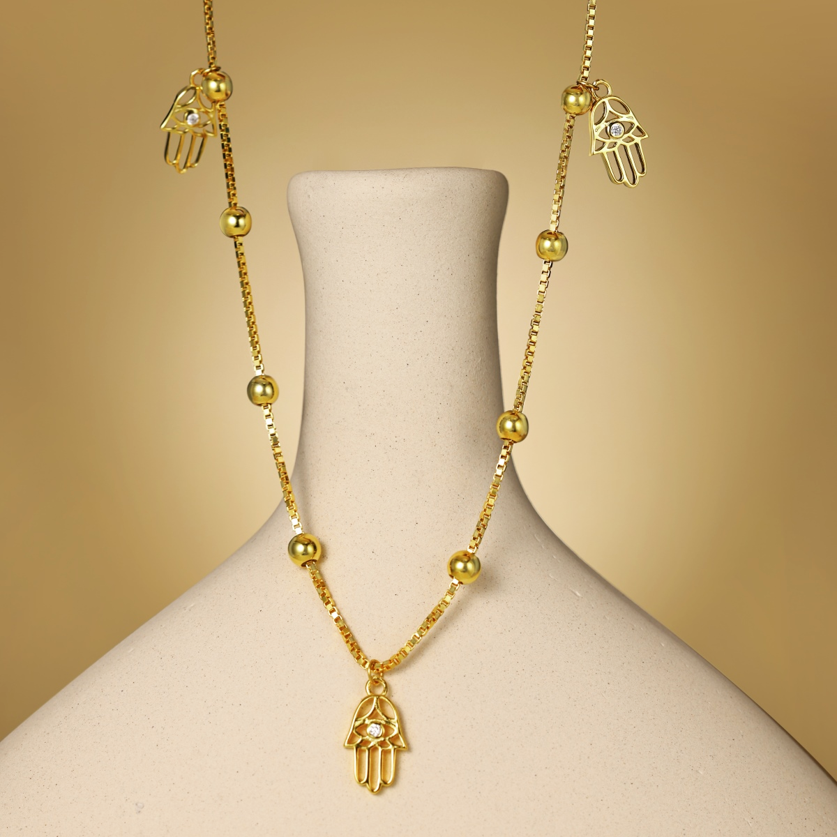 ZAINA™ Hamsa Light Necklace 🖐️