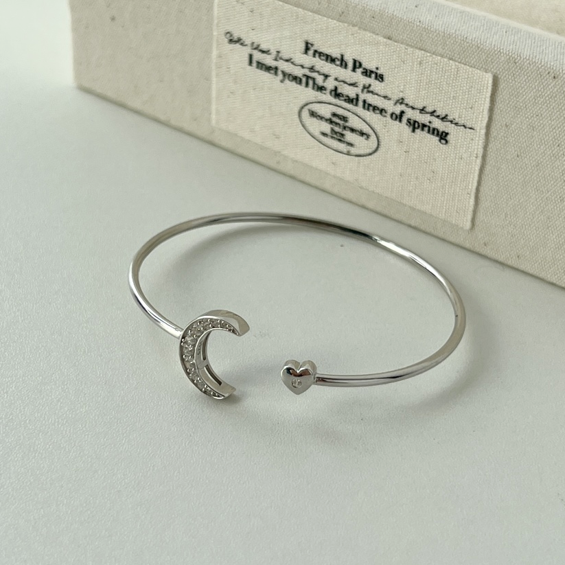 ZAINA™ Crescent Sterling Silver Bracelet 🌓