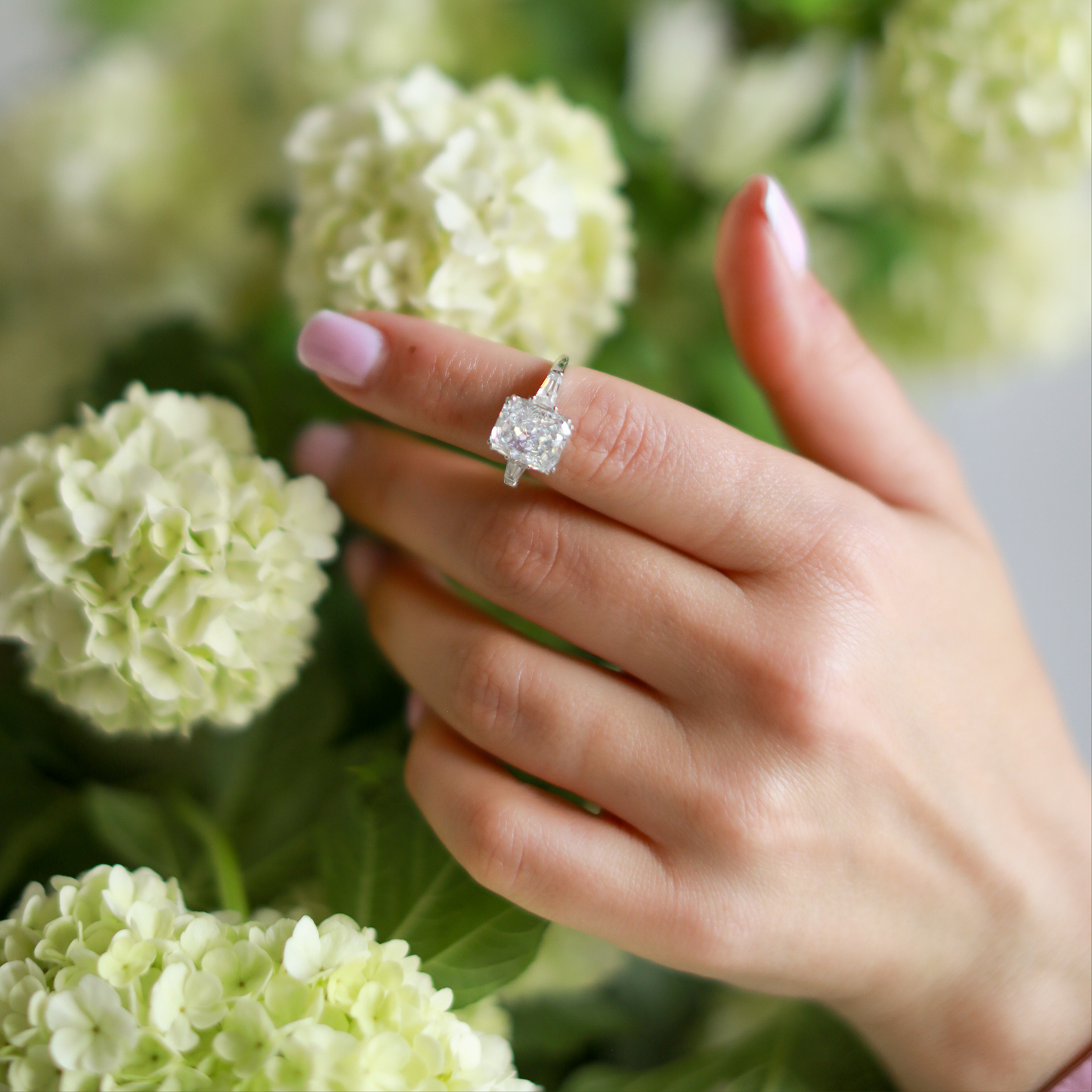 ZAINA™ Frozen Light Ring 🔷