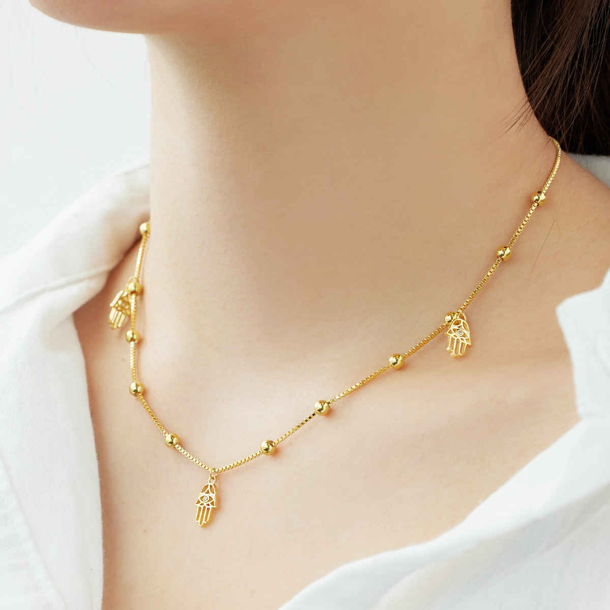 ZAINA™ Hamsa Light Necklace 🖐️