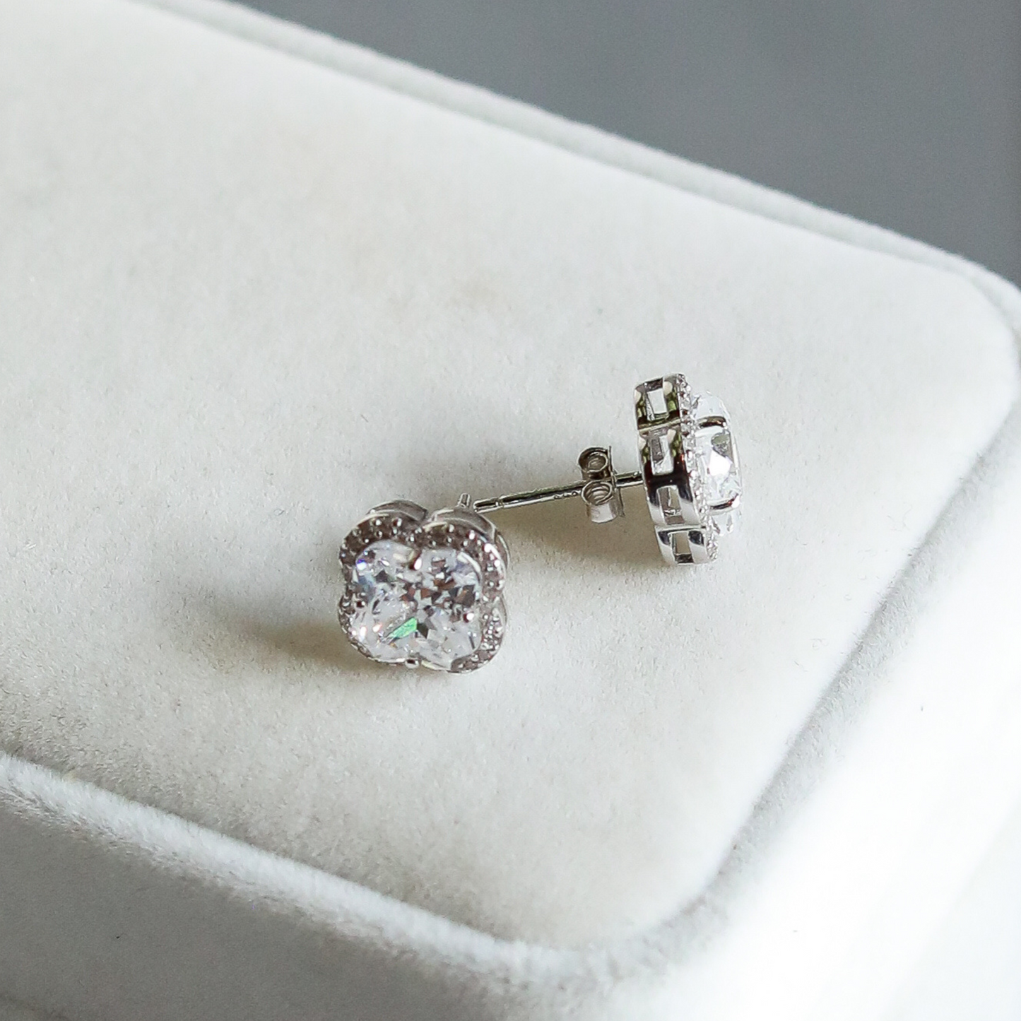 ZAINA™ Glimmer Fleur Earrings 🌟