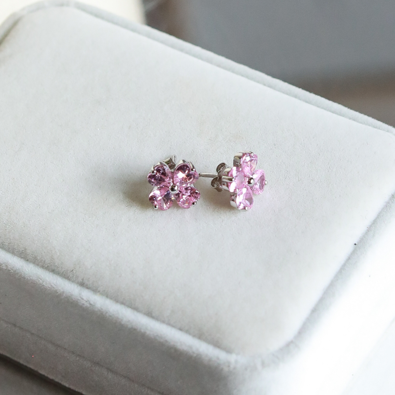 ZAINA™ Luck Heart Stud Earrings 🍀