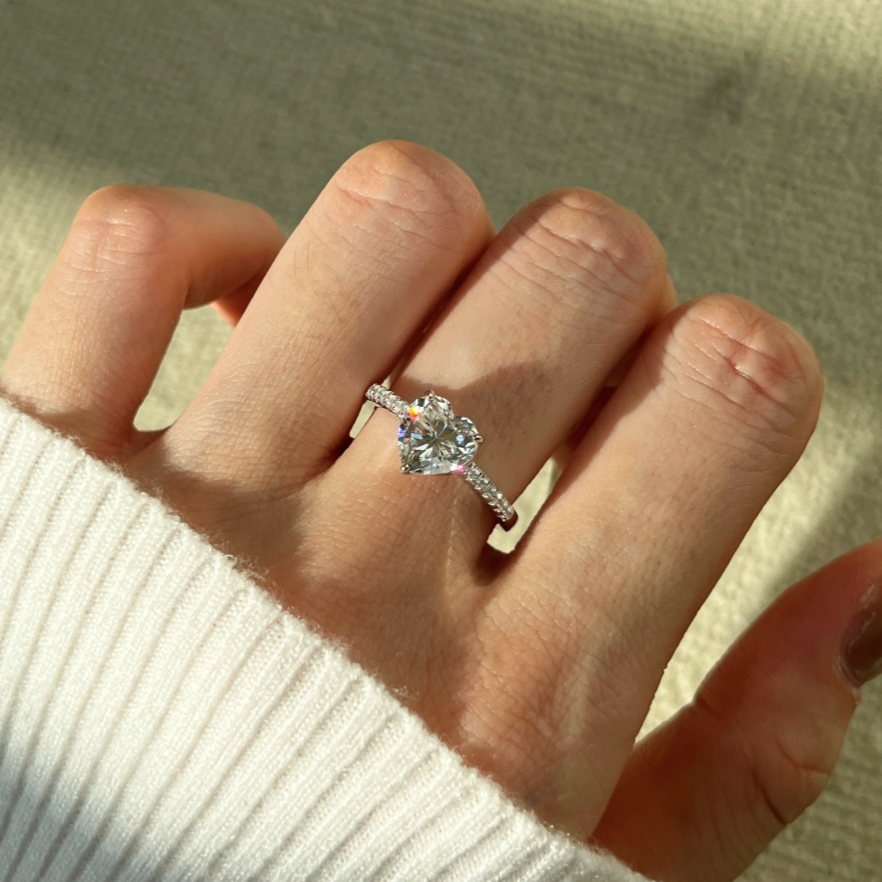 ZAINA™ Amor Ring