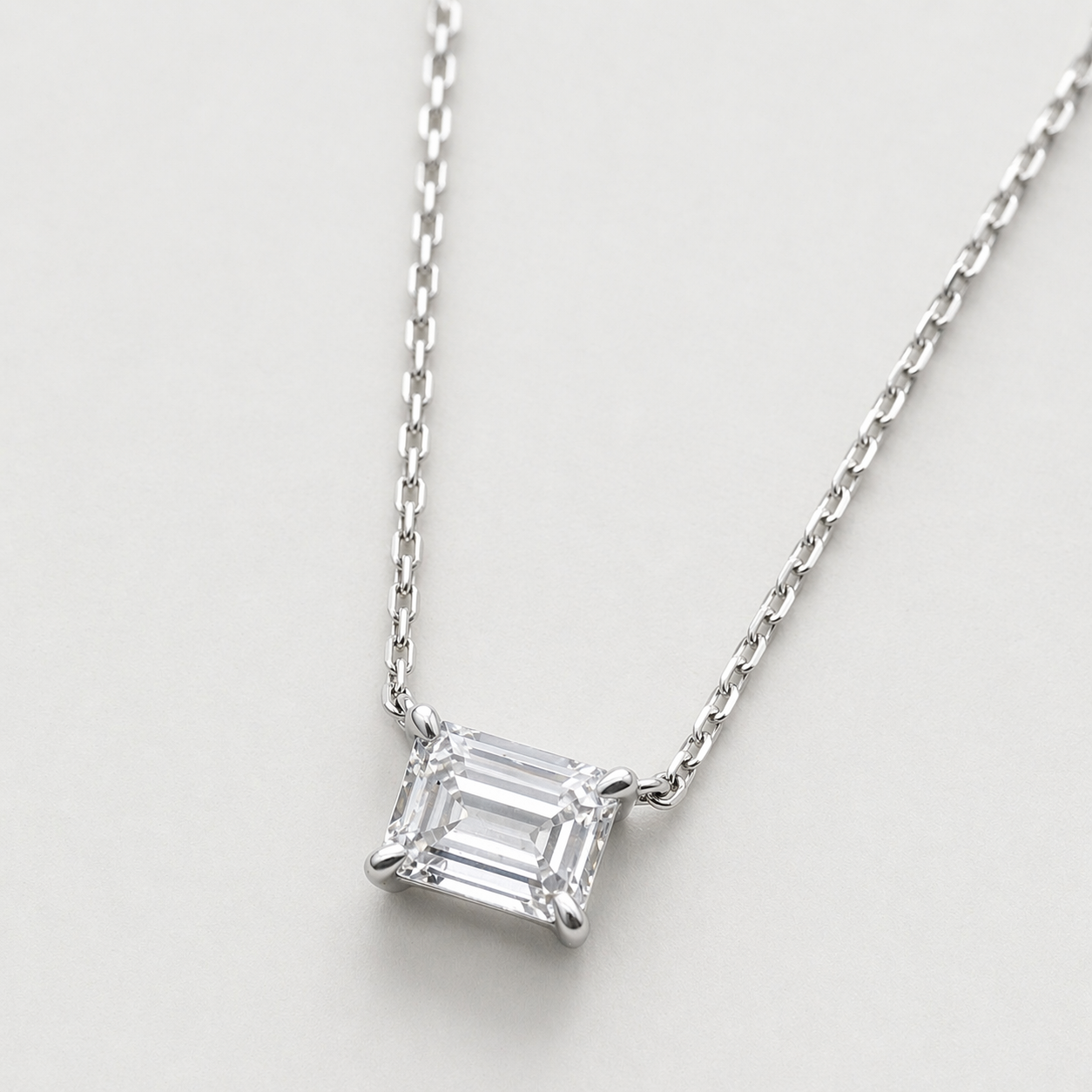 ZAINA™ Emeralis Necklace