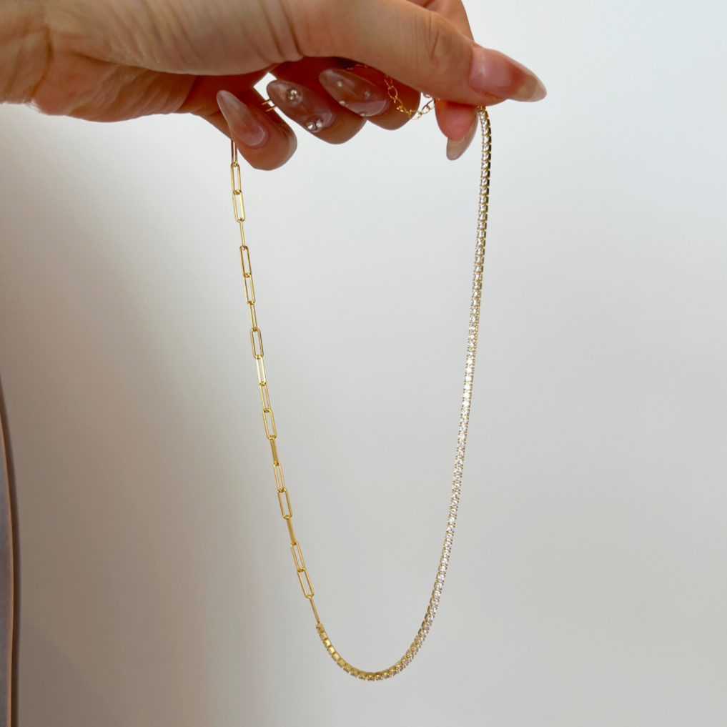 ZAINA™ Caught Light Necklace