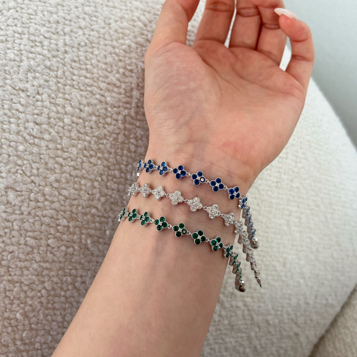 ZAINA™ Luxury Clover Bracelet 🦢