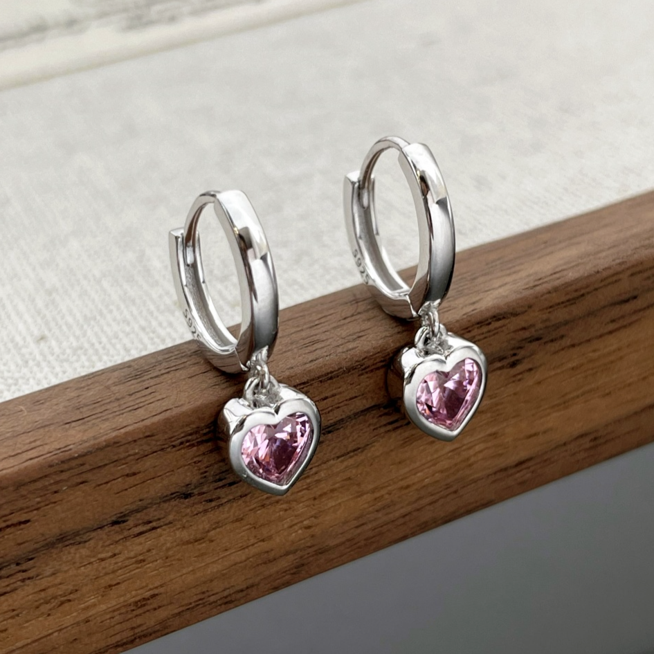 ZAINA™ Heart Earrings