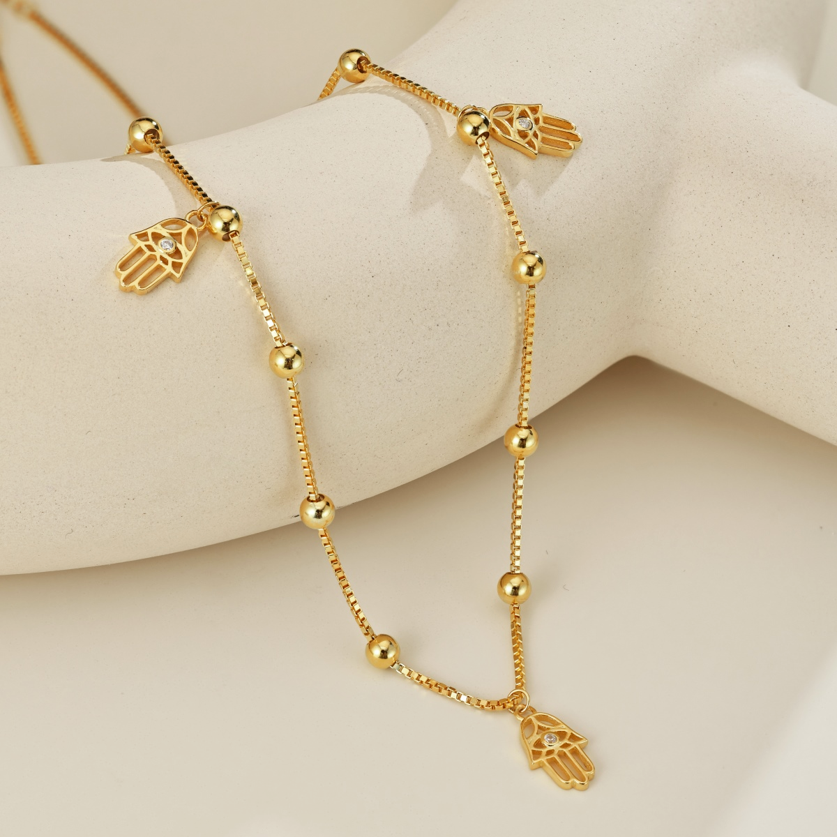 ZAINA™ Hamsa Light Necklace 🖐️