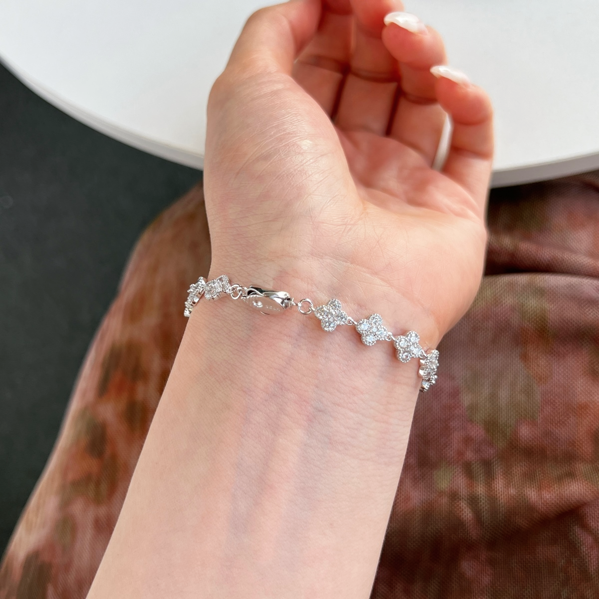 ZAINA™ Luxury Clover Bracelet 🦢
