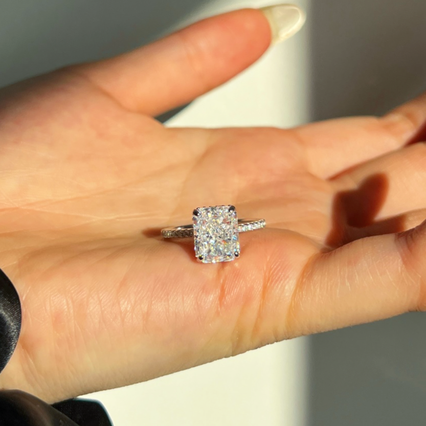 ZAINA™ Divo Ring