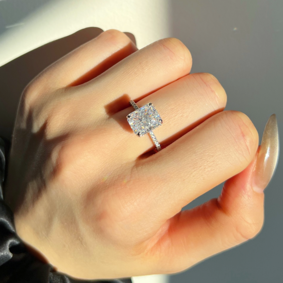 ZAINA™ Divo Ring