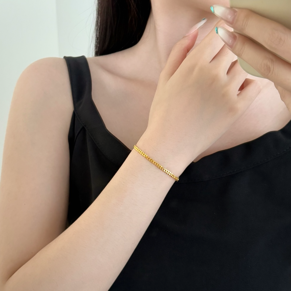 ZAINA™ Link Bracelet