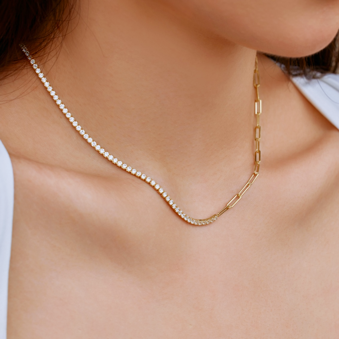 ZAINA™ Caught Light Necklace