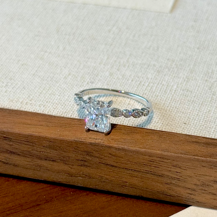 ZAINA™ Succession Ring