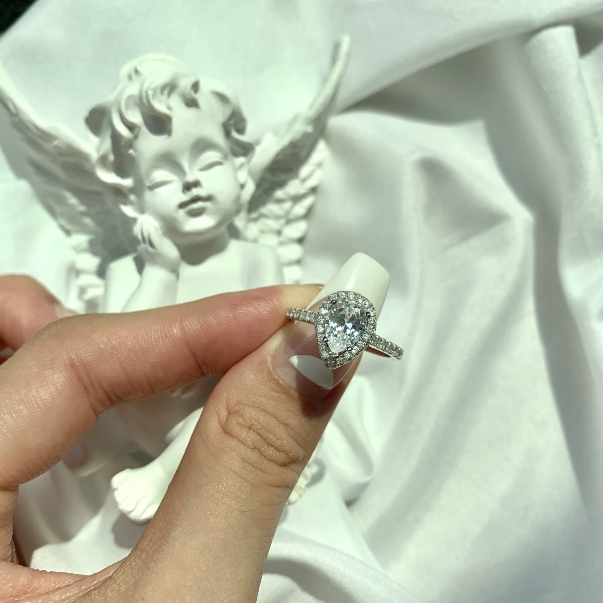 ZAINA™ Light Drop Ring 💧