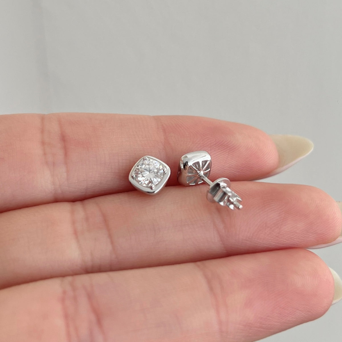 ZAINA™ Serenity Stud Earrings