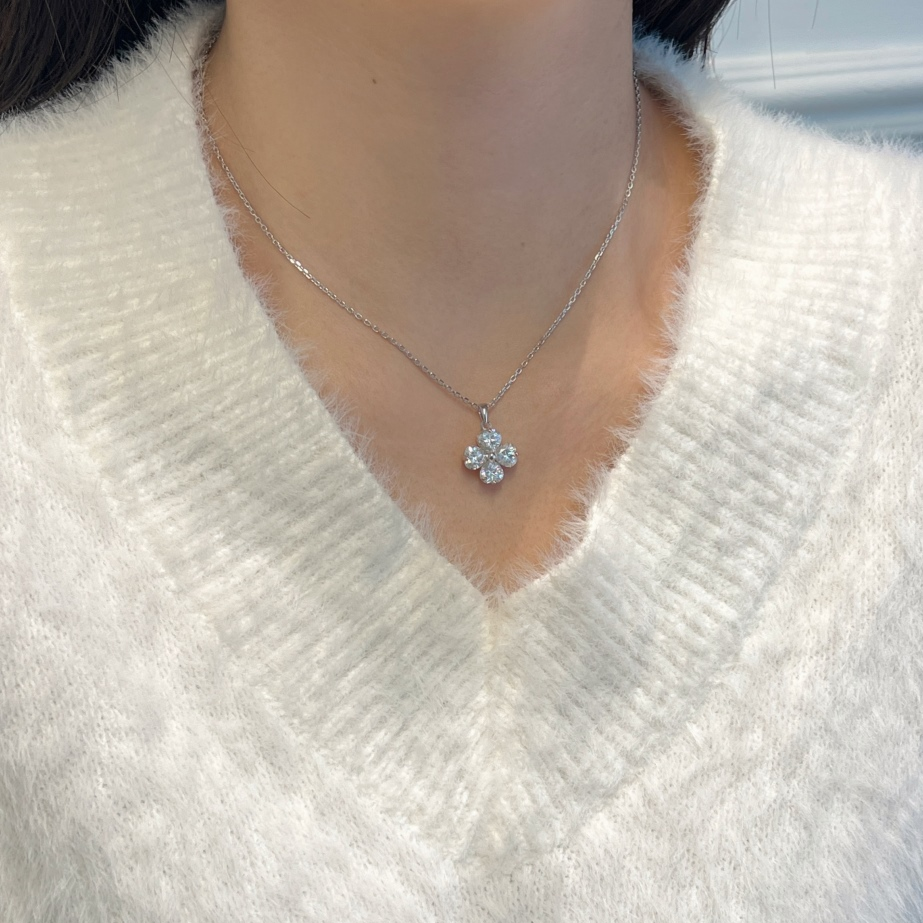 ZAINA™ Quatrefoil Necklace