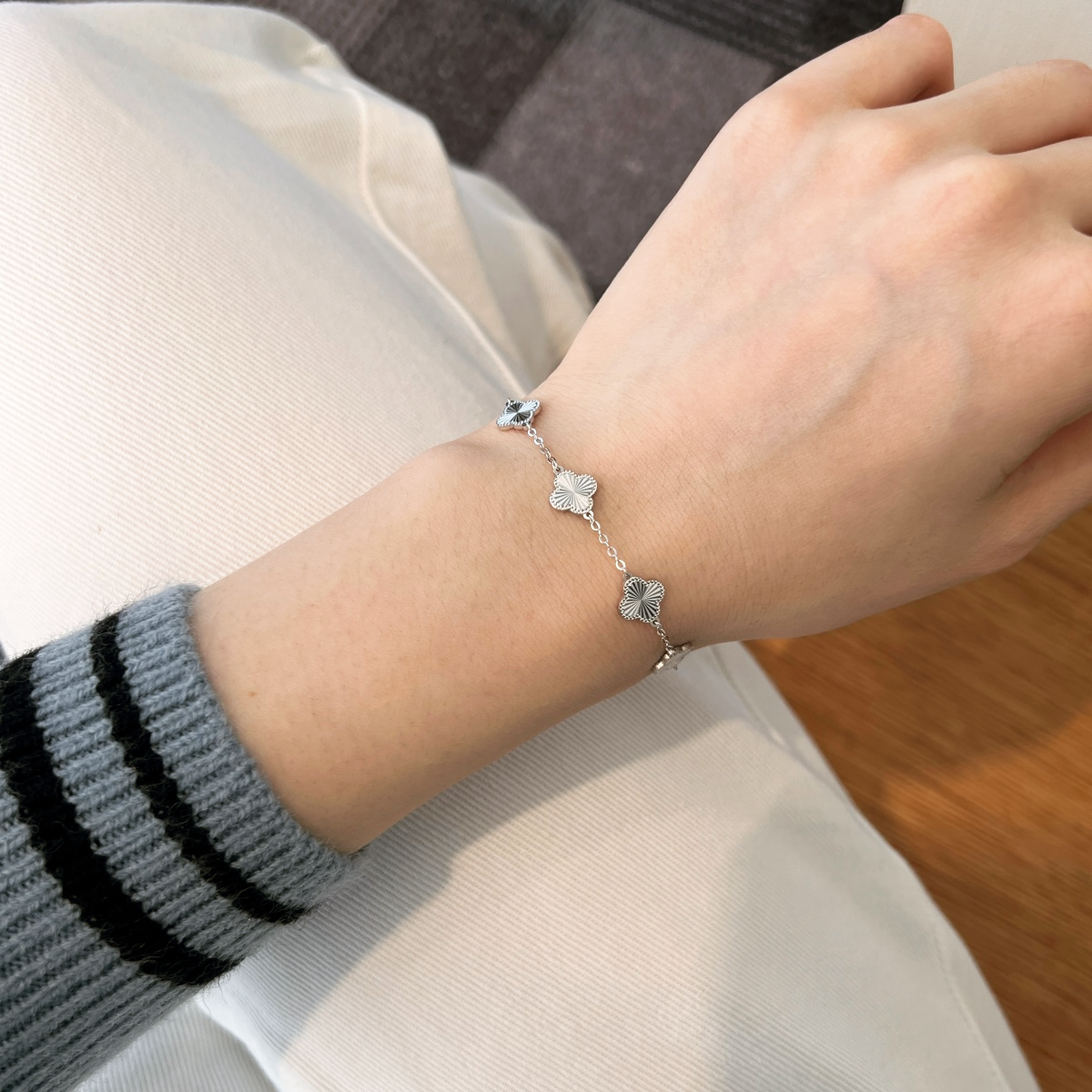 ZAINA™ Golden Clover Bracelet 💛