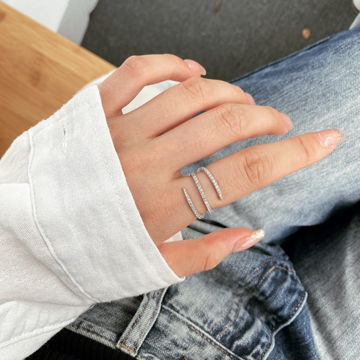 ZAINA™ Glowing Helix Ring 🌪️