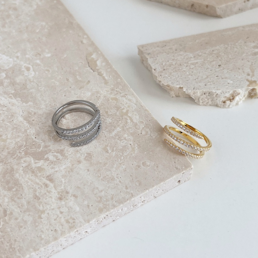 ZAINA™ Glowing Helix Ring 🌪️