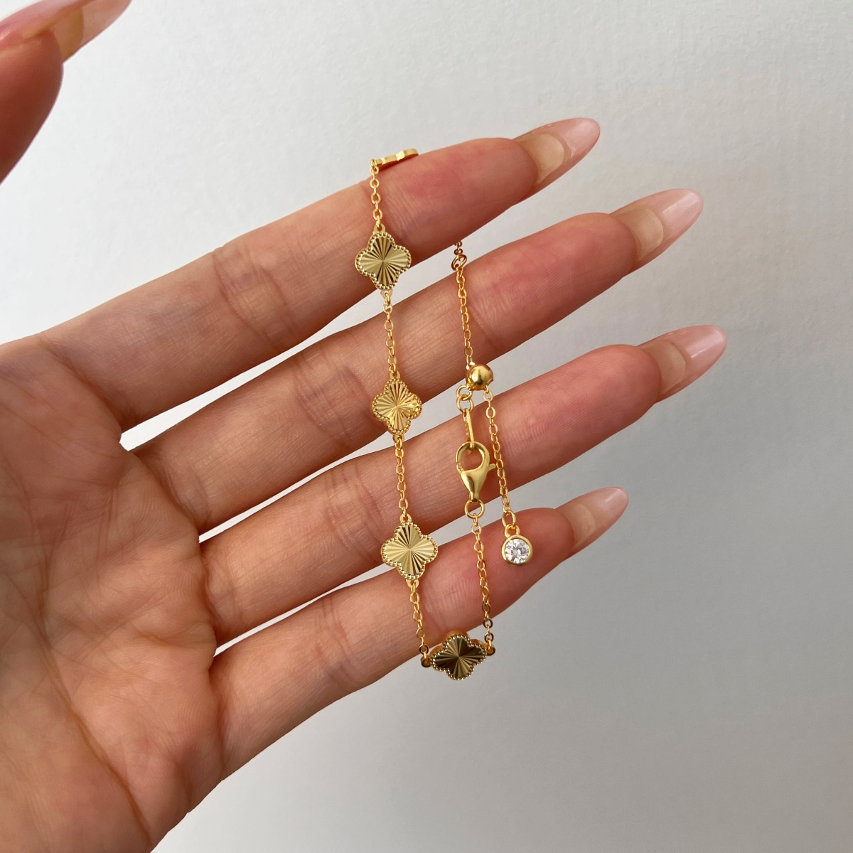 ZAINA™ Golden Clover Bracelet 💛