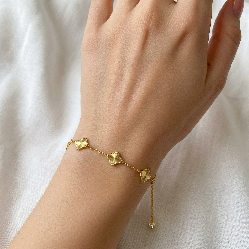 ZAINA™ Gold Leaf Bracelet
