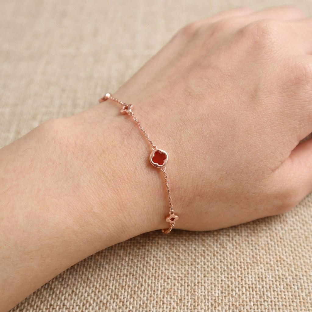 ZAINA™ Red Clover Bracelet