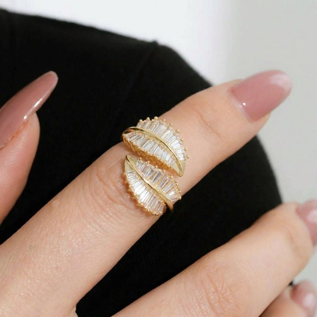 ZAINA™ Golden Leaves Ring