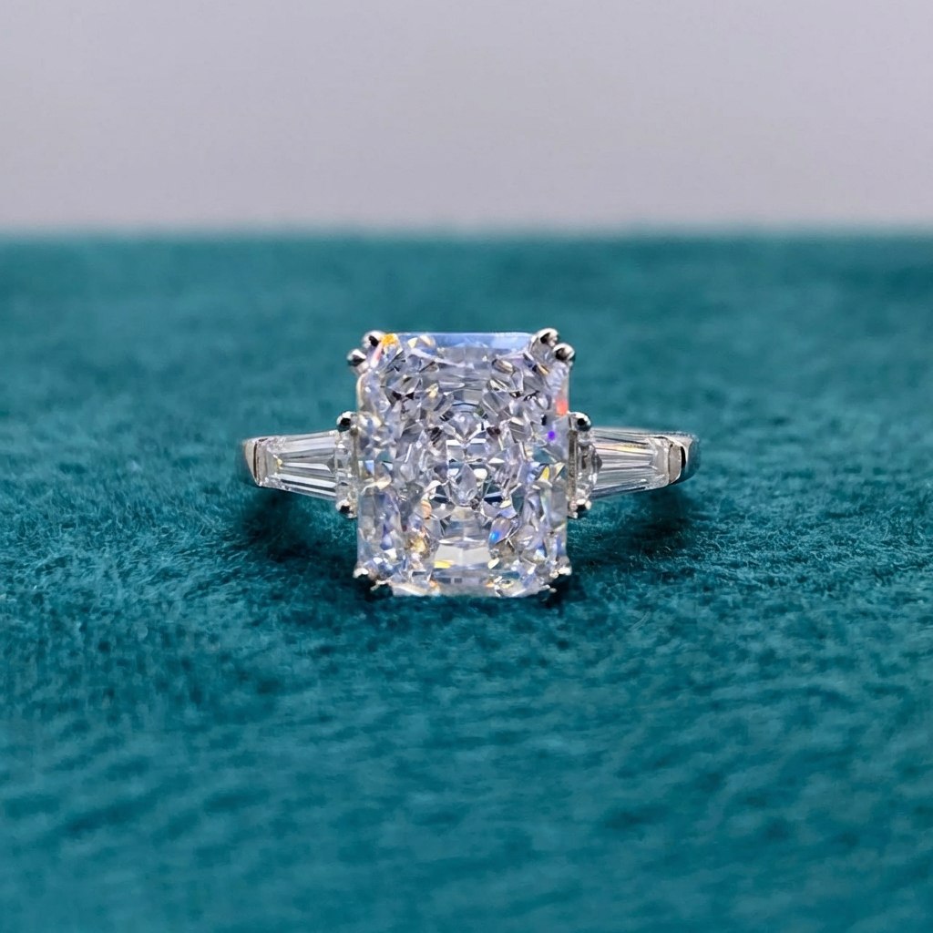 ZAINA™ Frozen Ring